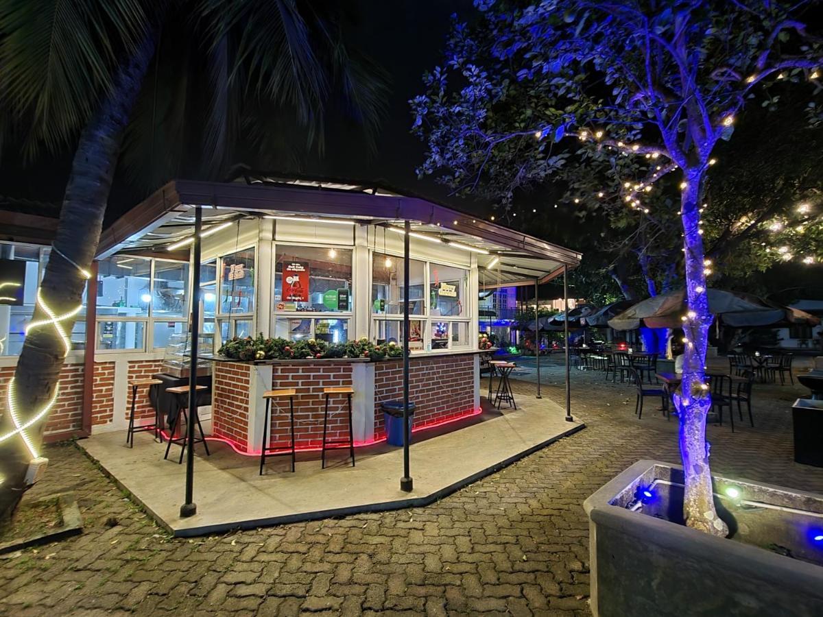 The Empyrean Airport Transit Hotel Katunayaka Extérieur photo